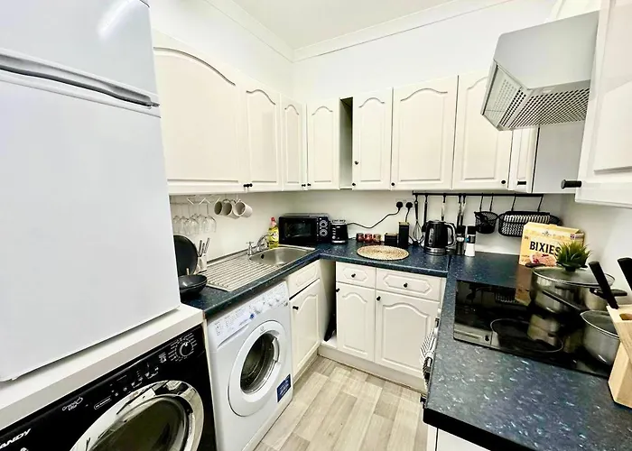 Cosy Stylish Dumbarton Flat