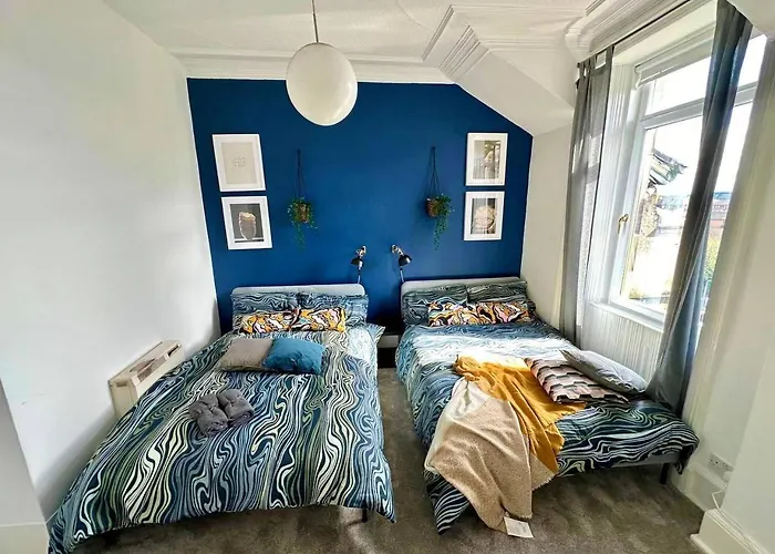 Cosy Stylish Dumbarton Flat