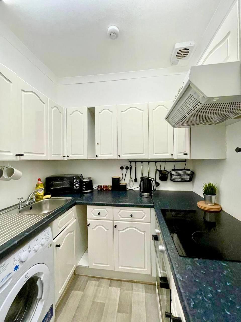 Cosy Stylish Flat Dumbarton