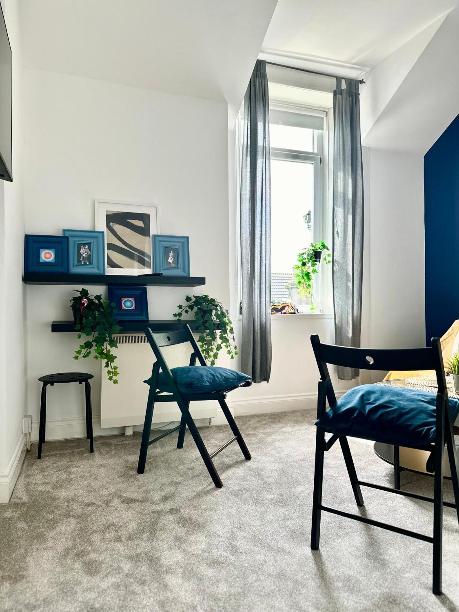 Cosy Stylish Flat Dumbarton